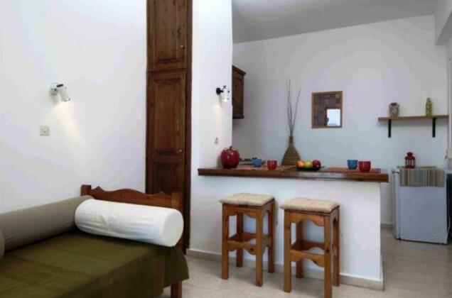 Captain's Apts Barbati - Photo5