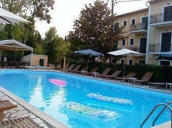Charietta Studios and Apartments - Photo5