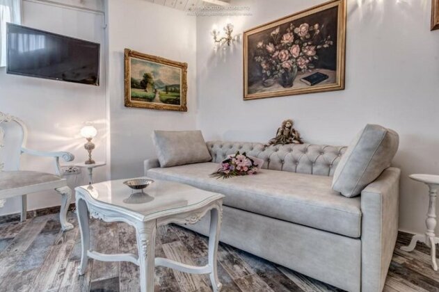 Coconella Suite