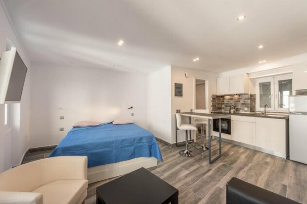 Corfu Downtown Suites - Photo2