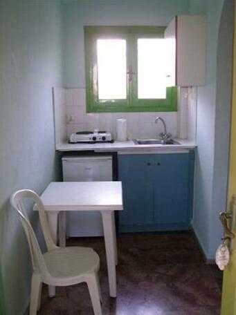 Coryfo Studios & Apartments - Photo3