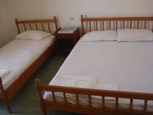 Costas Beach Apartments - Photo3