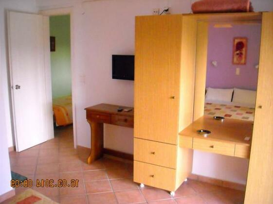 Demis Apartments - Photo4