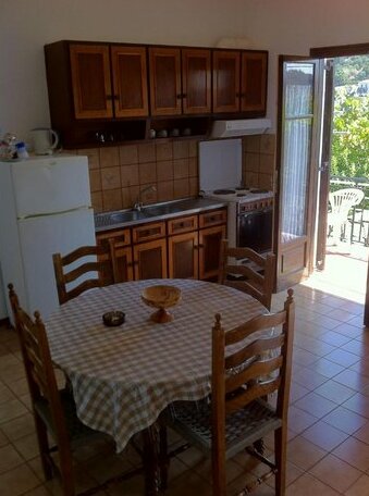 Dimitrakis Apartments - Photo5