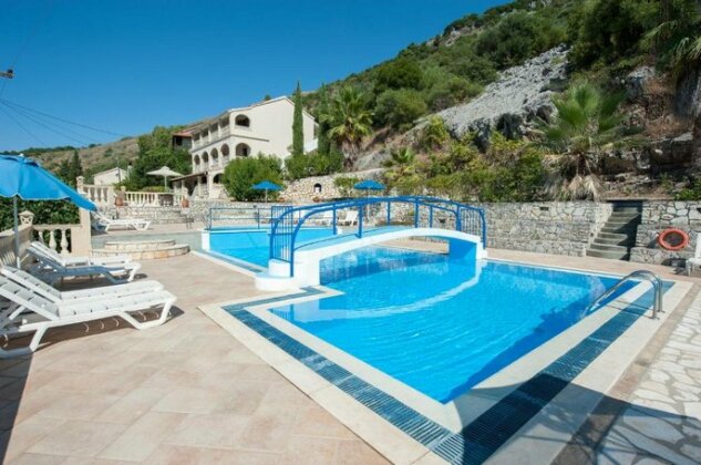 Dimitrios Apartments - Photo2