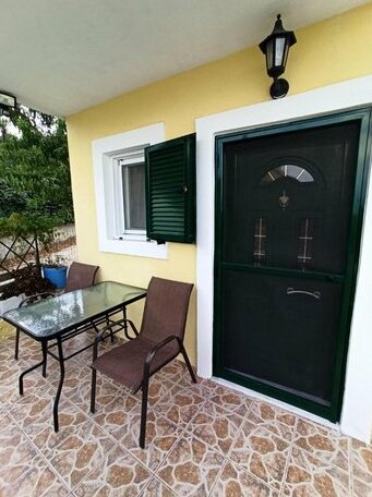Dimitris House Petriti - Photo2