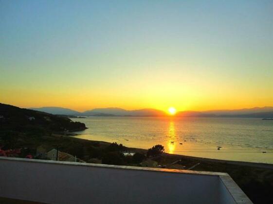 Dionysos Apartments - Photo2