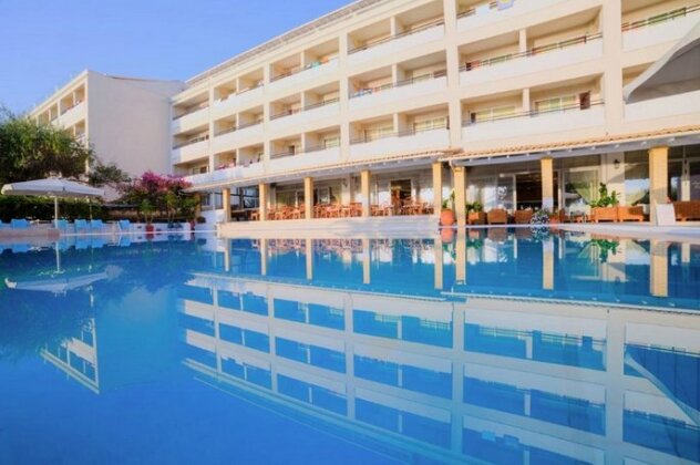Elea Beach Hotel - Photo2