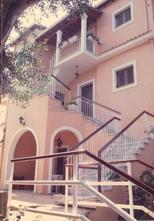 Emely Apartments - Photo2