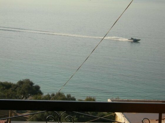 Emilios Apartments - Photo5