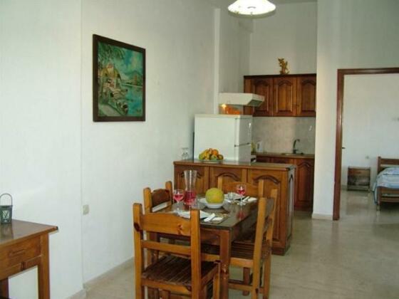 Esperides Gousades - Photo3