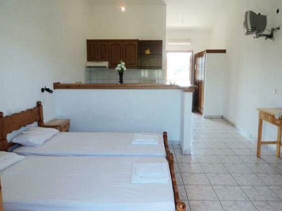 Faethon Hotel & Apartments - Photo4