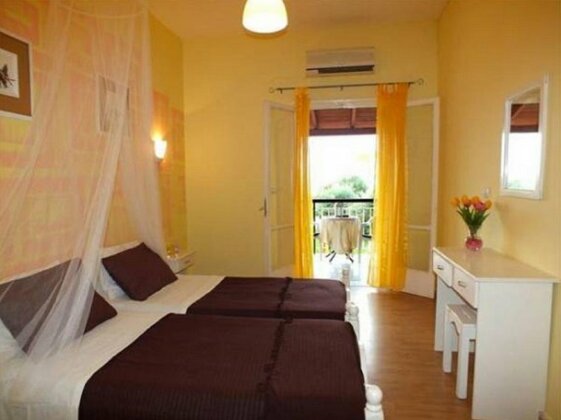 Firefly Hotel - Photo2
