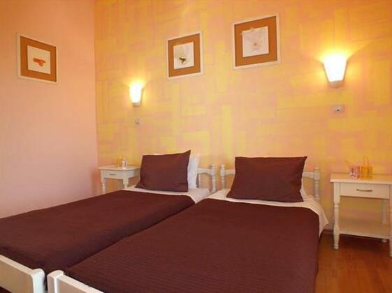 Firefly Hotel - Photo3