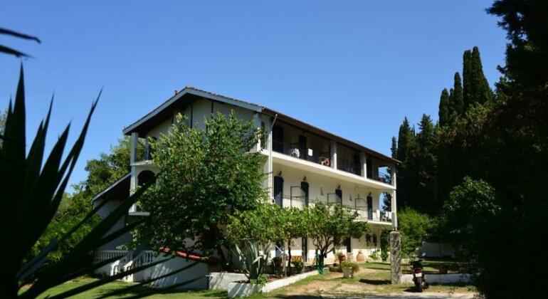 Gouvia Pension Ipiros
