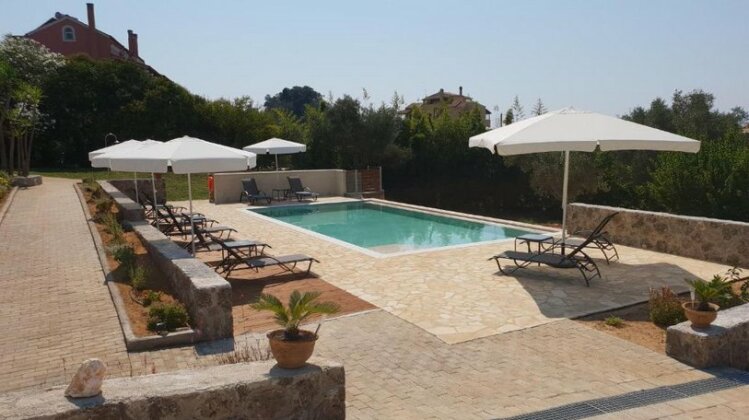 Hibiscus Suites - Photo2