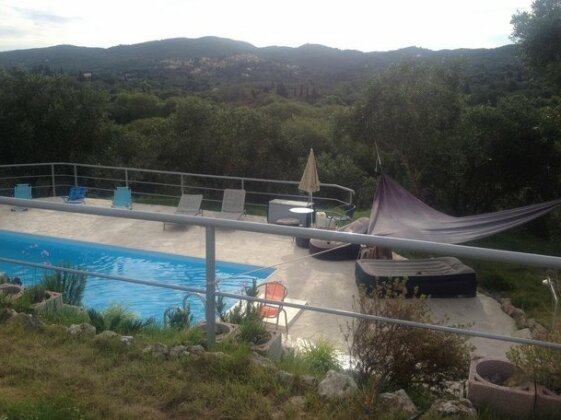  Photo 3