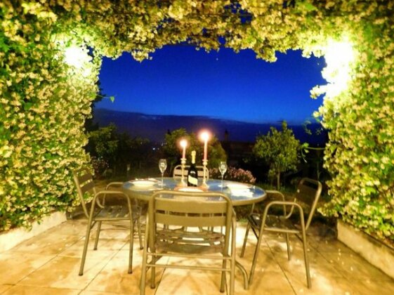 Holiday home Perama - Photo2