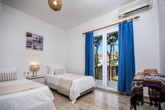 Irini Apartments and Studios - Photo5