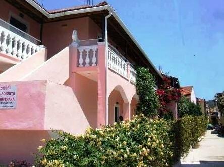 Jessica Studios & Apartments - Photo3