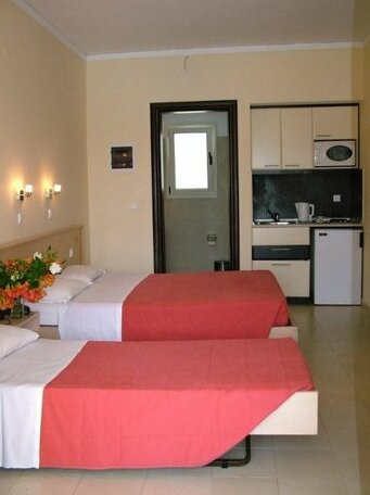 Kamari Apartments - Photo5