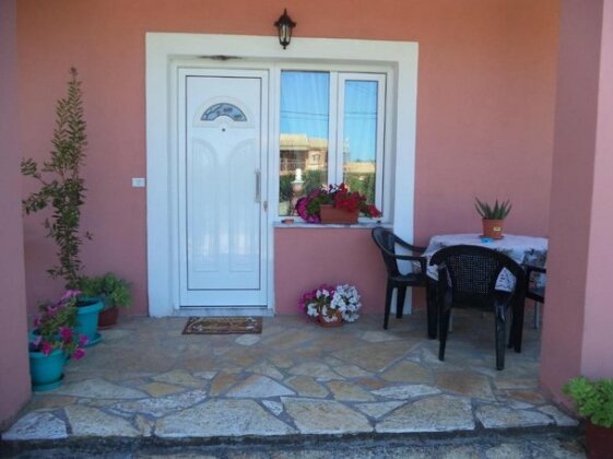 Karoubis House - Photo5