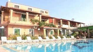 Kavos Scrivas Apart