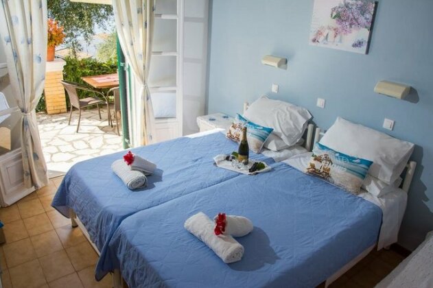 Kiki's Apartments - Photo2