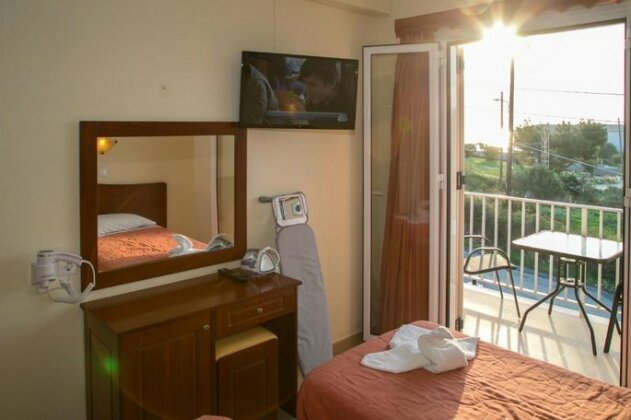 Kouros Apartments & Studios - Photo5