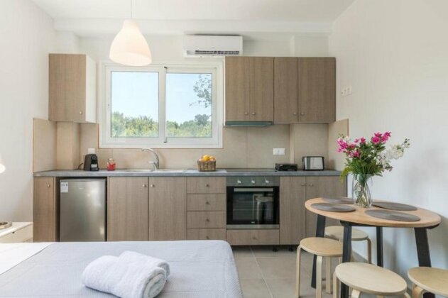 Local Hostel & Suites - Photo5
