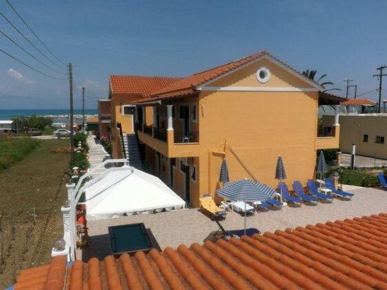 Makis Studios & Apartments - Photo2