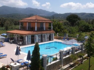 Makis Studios & Apartments