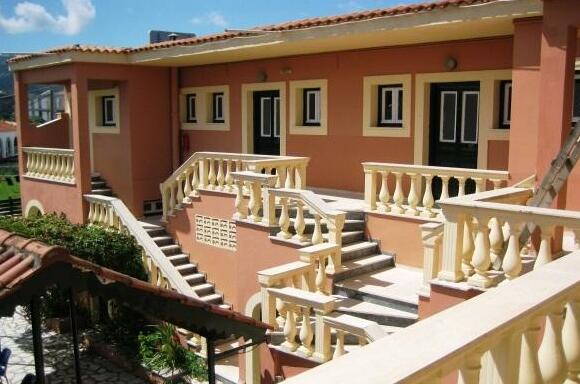 Makris Apartments - Photo3