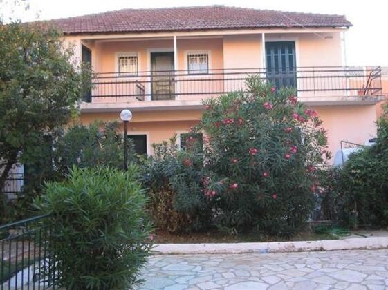 Marilena Studios & Apartments - Photo2
