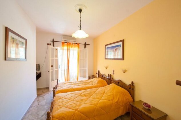 Marina Apartments - Photo4