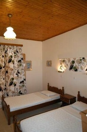 Marios Studios Corfu Island - Photo4