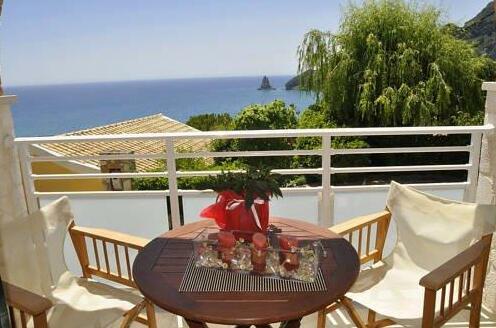 Mazis Apartments - Photo2