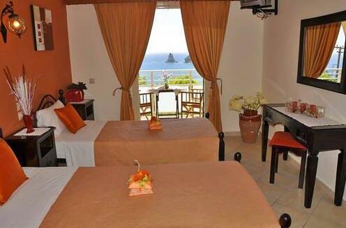Mazis Apartments - Photo4
