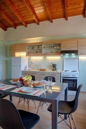 Modern eco friendly villa close to town - Photo2