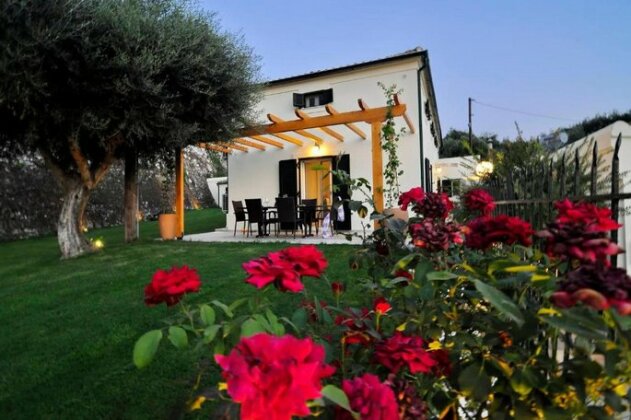 Myronis Villa Corfu Town - Photo2