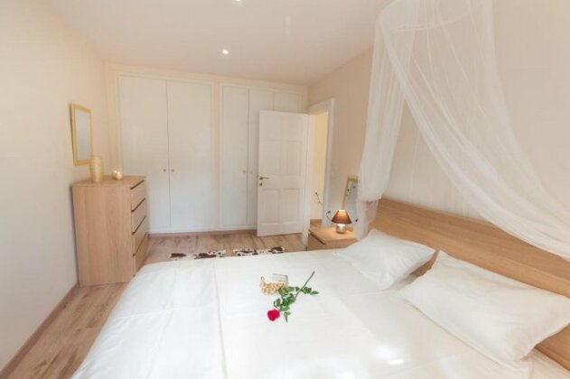 Nadiona Apt - Photo4