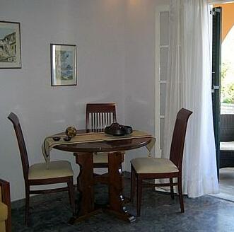 Naftis Apartments - Photo2