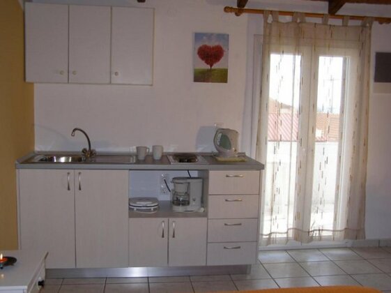 Nikis Apartments - Photo4