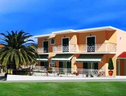 Palm Trees Studios & Apartments