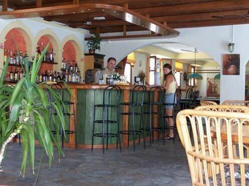 Perros Hotel - Photo5