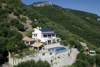 Plakero Estate