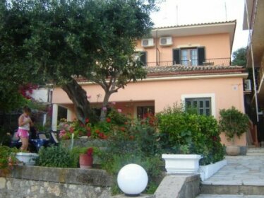 Rapanos Apartments