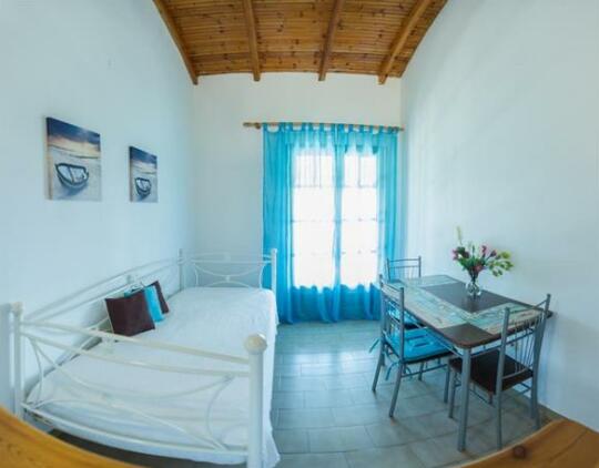 Renata Rooms & Studios - Photo3
