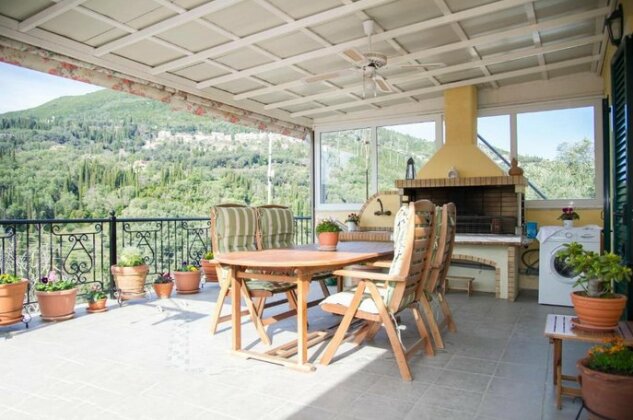Roula's Veranda - Photo5