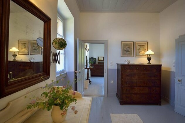 Roumanades Estate - Photo3